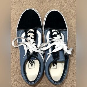 Vans old school shoes. Worn 2 times. In great condition.